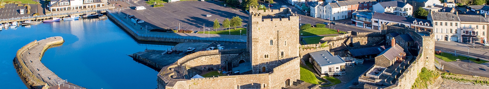 Ofertas Voo + Hotel a **Carrickfergus BT**