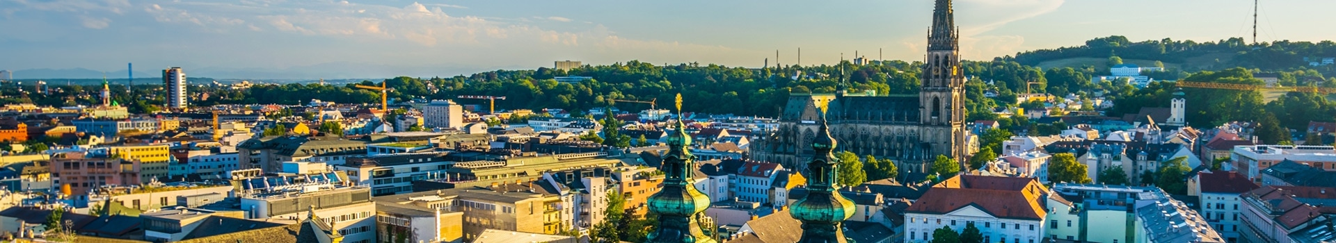 Ofertas Voo + Hotel a **Linz**
