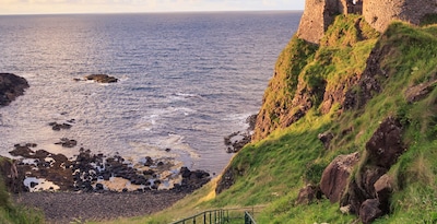 Percurso pelo Norte da Ilha Esmeralda com Dublin e a Costa da Calçada Percurso pelo Norte da Ilha Esmeralda com Dublin e a Costa da Calçada