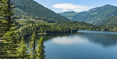 Oeste do Canadá com as Montanhas Rochosas Oeste do Canadá com as Montanhas Rochosas