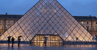 Paris com Museu do Louvre