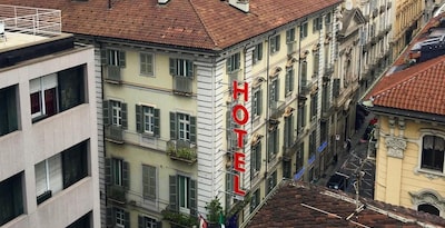 Le Petit Hotel