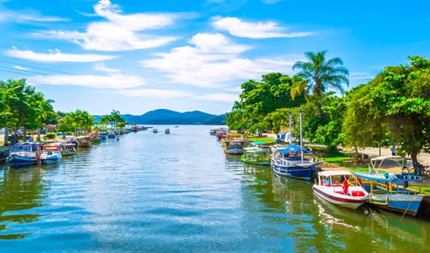 Temos uma seleção de ofertas de voos, hotéis, pacotes, carros de aluguer... Basta premir um botão para as consultar a todas: Paraty: Tranquila e colorida
