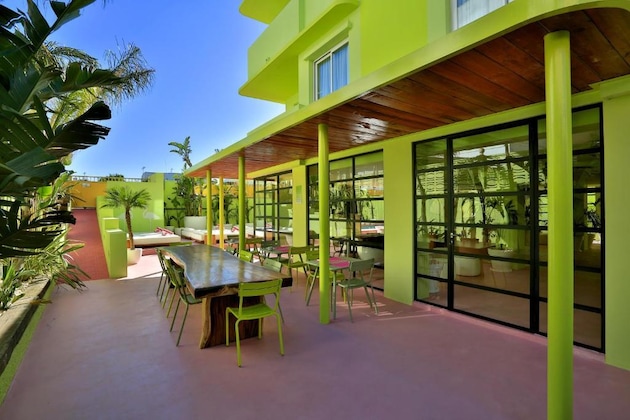 Gallery - Atzaro Apartments