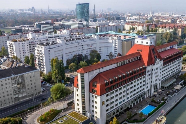 Gallery - Hilton Vienna Waterfront