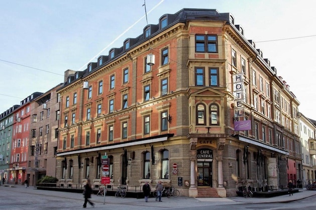 Gallery - Hotel Central