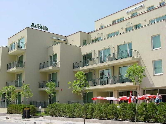 Gallery - Aurelia