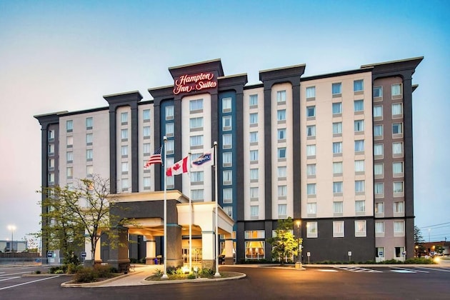 Gallery - Hampton Inn & Suites by Hilton Toronto Airport