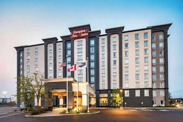 Gallery - Hampton Inn & Suites By Hilton Toronto Airport
