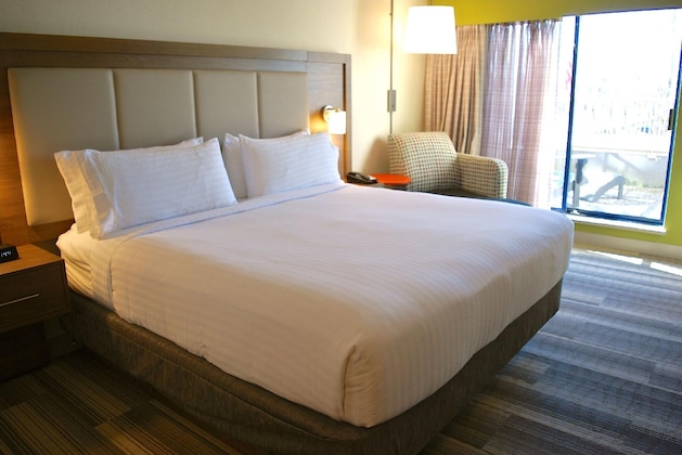 Gallery - Holiday Inn Express Vancouver Airport Richmond By Ihg
