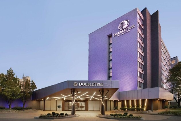 Gallery - Doubletree By Hilton Toronto Airport West