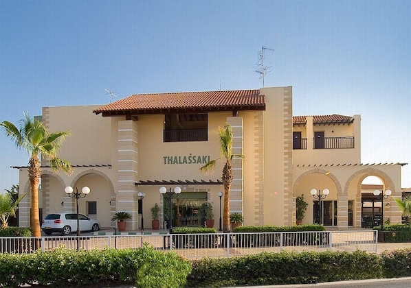 Gallery - Ramada Hotel & Suites By Wyndham Ayia Napa