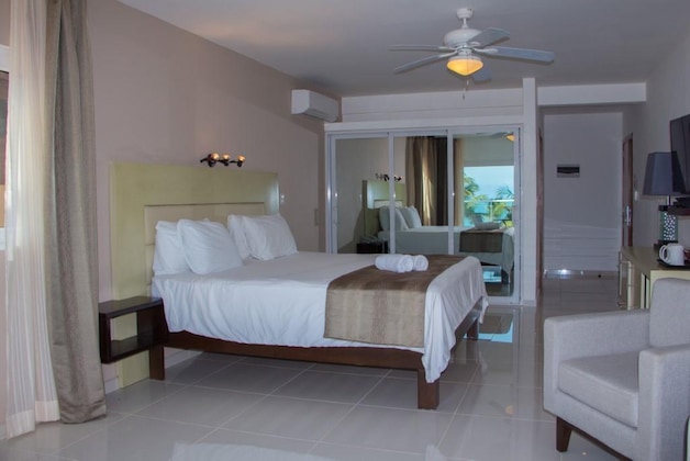 Gallery - Villa Taina