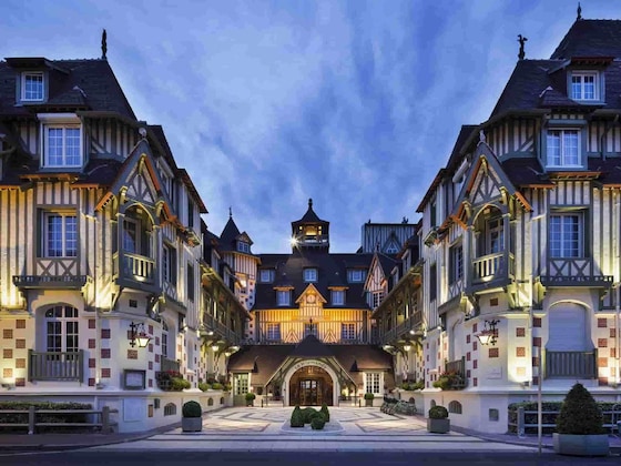 Gallery - Hôtel Barriére Le Normandy