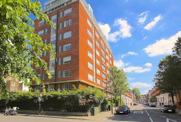 Gallery - Roland House