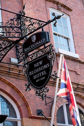 Gallery - Macdonald New Blossoms Hotel