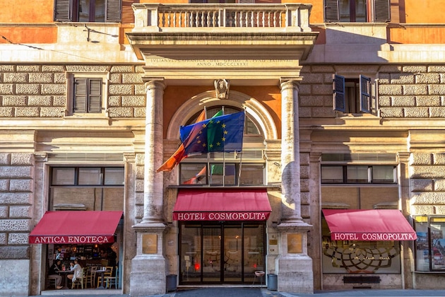 Gallery - Cosmopolita Rome Colosseum, Tapestry Collection By Hilton
