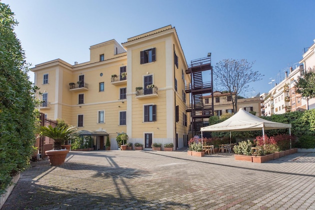 Gallery - Romoli Hotel