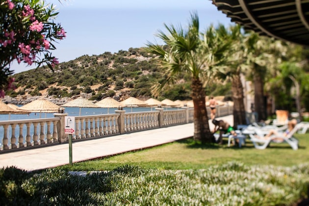 Gallery - Tusan Beach Resort - All Inclusive