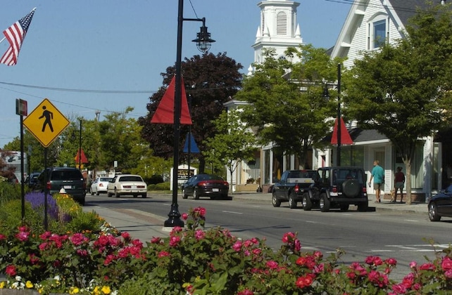 Gallery - Comfort Inn Hyannis - Cape Cod