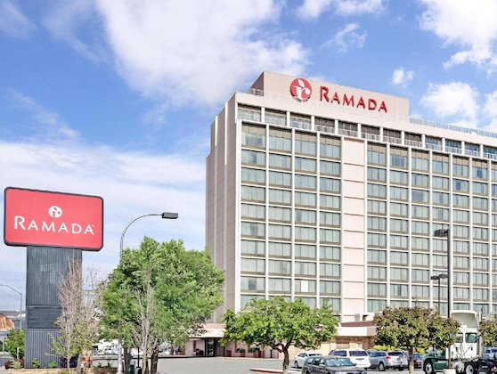 Gallery - Ramada By Wyndham Reno Hotel and Casino