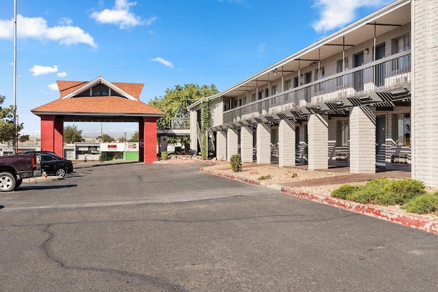 Gallery - Days Inn By Wyndham Albuquerque Northeast
