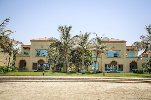 Gallery - Al Raha Beach Hotel