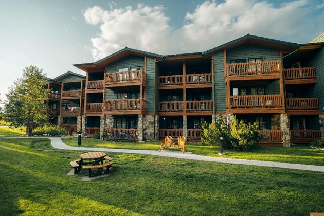 Gallery - Lake Louise Inn