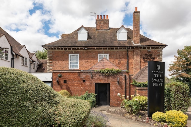 Gallery - The Swans Nest Hotel