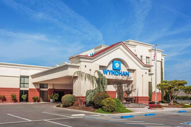 Gallery - Wyndham Visalia