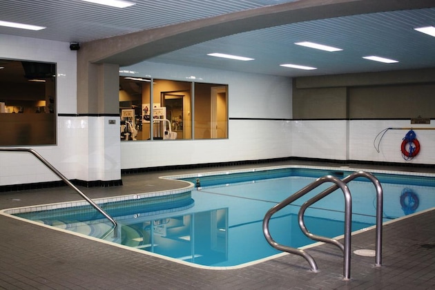Gallery - Harbour Towers Hotel & Suites
