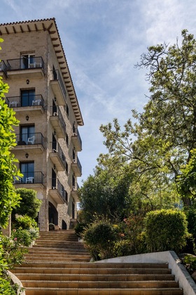 Gallery - Hotel Montjoi