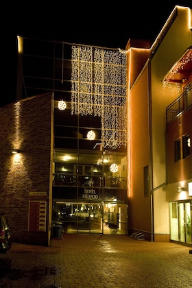 Gallery - Holiday Beach Wellness Hotel With Sauna Park