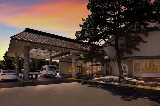 Gallery - Surestay Plus Hotel By Best Western Reno Airport