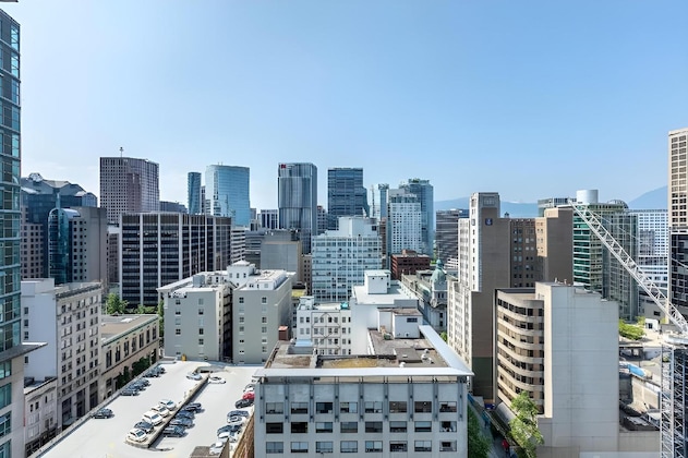 Gallery - Delta Hotels By Marriott Vancouver Downtown Suites