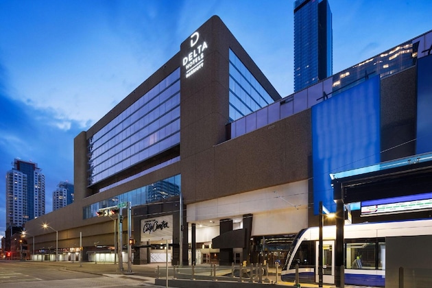 Gallery - Delta Hotels By Marriott Edmonton Centre Suites