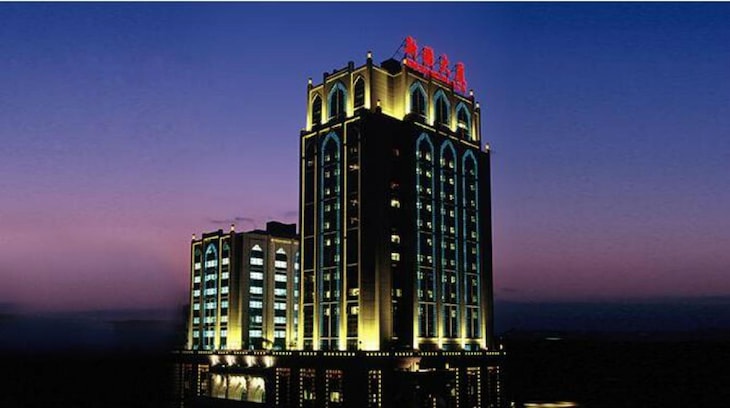 Gallery - Xinjiang Plaza Guest Building
