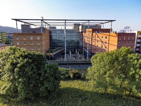 Gallery - Trans World Hotel Donauwelle