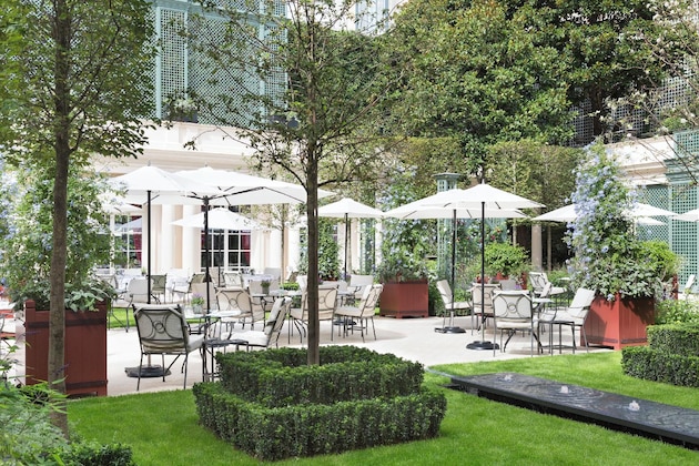 Gallery - Le Bristol Paris - An Oetker Collection Hotel