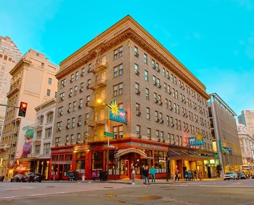 Gallery - Hotel Triton