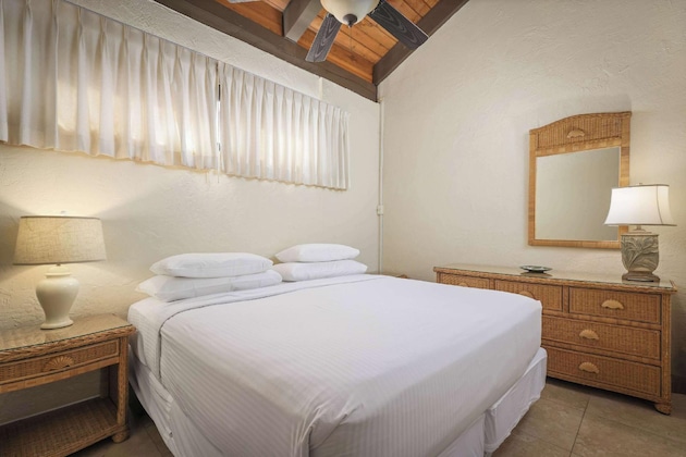 Gallery - Aston At Papakea Resort