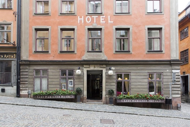 Gallery - Lady Hamilton Hotel