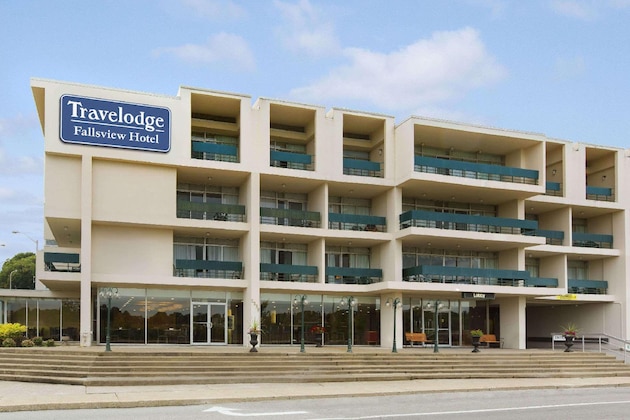 Gallery - Travelodge By Wyndham Niagara Falls Fallsview
