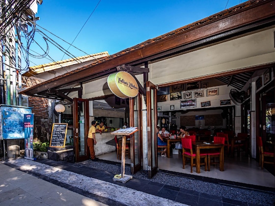 Gallery - Yulia Beach Inn Kuta