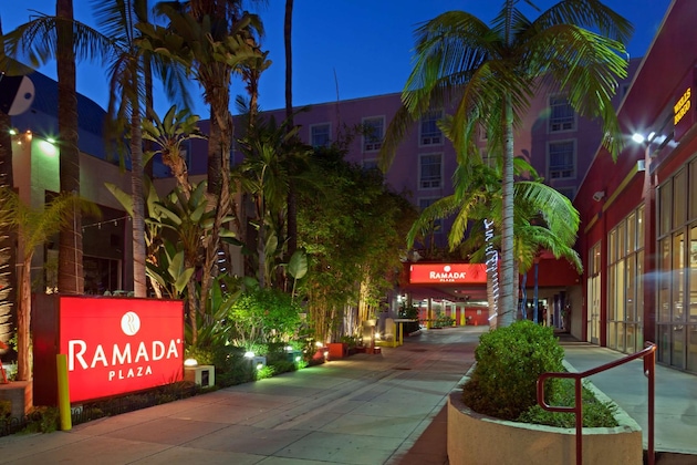 Gallery - Ramada Plaza By Wyndham West Hollywood Hotel & Suites