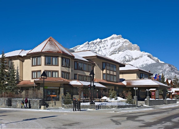 Gallery - Elk + Avenue Hotel