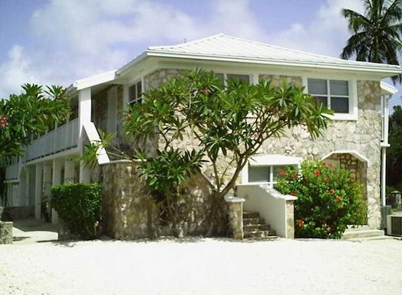 Gallery - Hut Pointe