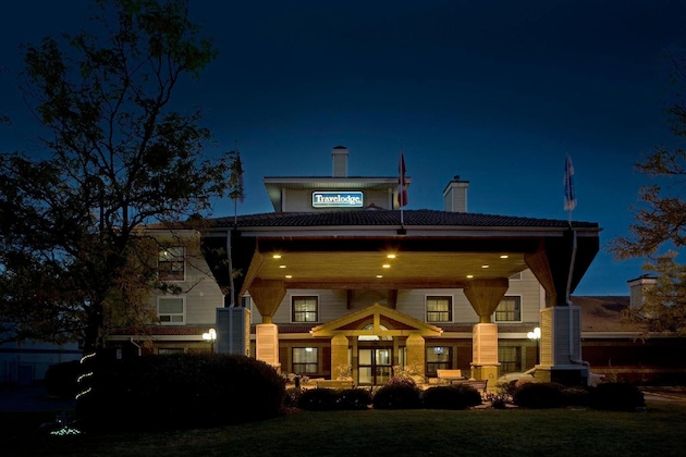 Gallery - Travelodge By Wyndham Oshawa Whitby