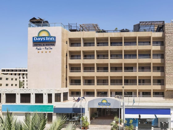 Gallery - Days Inn Hotel & Suites