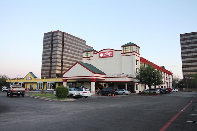 Gallery - Gateway Hotel